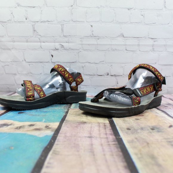 Lizard Red Black Printed Ankle Strap Athletic Hiking Sandals Size 46 US 12 - Picture 2 of 9